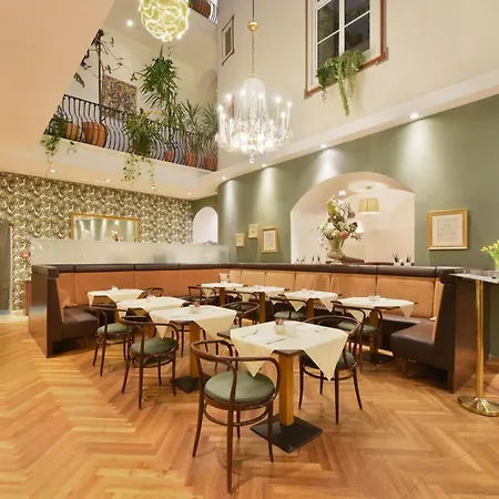 Palais-hotel Erzherzog Johann Hotell 4*