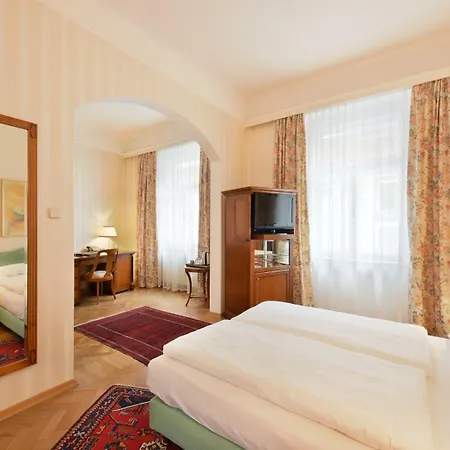 Отель Palais-hotel Erzherzog Johann