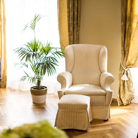 Palais-hotel Erzherzog Johann Отель Грац