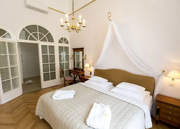 Отель Palais-hotel Erzherzog Johann 4*