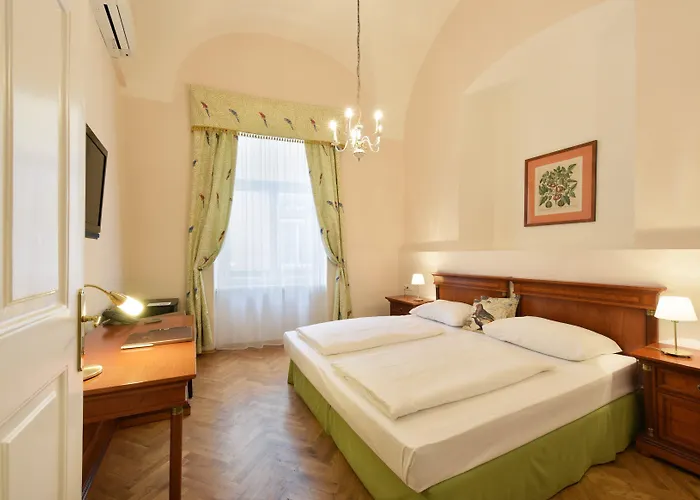 Отель Palais-hotel Erzherzog Johann 4*