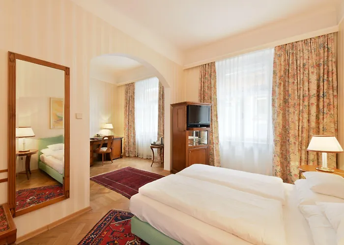 Отель Palais-hotel Erzherzog Johann