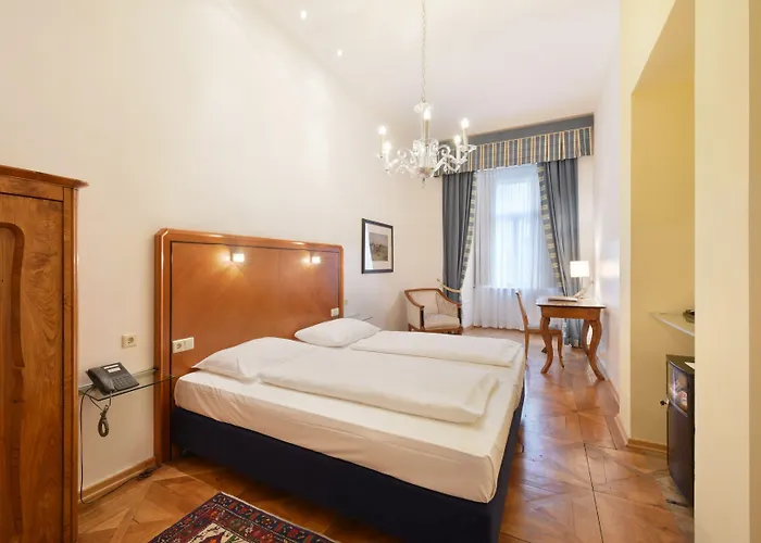 Отель Palais-hotel Erzherzog Johann 4*