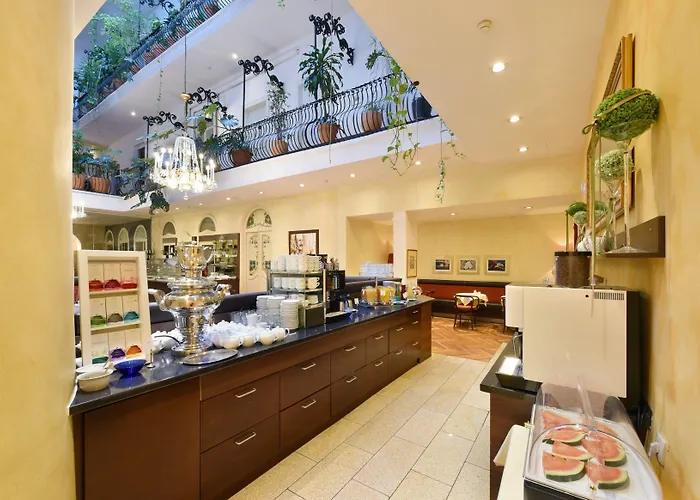 Отель Palais-hotel Erzherzog Johann 4*